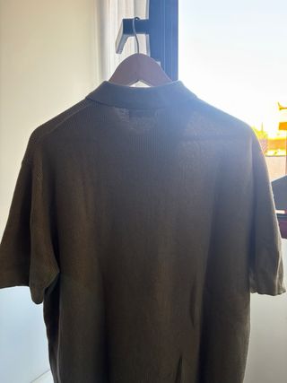 Camiseta verde oliva con cremallera