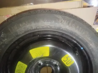 Rueda Repuesto, tipo Galleta Citroën C3 y el gato.