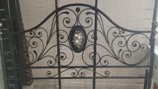 Letto ferro battuto design floreale