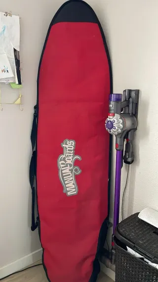 Tabla de surf, con quillas, invento y funda y grip