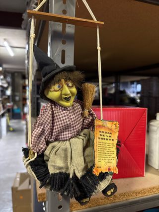 Bruja de la suerte colgante