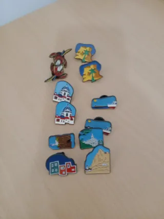 Lote de pins de localidades de Alicante