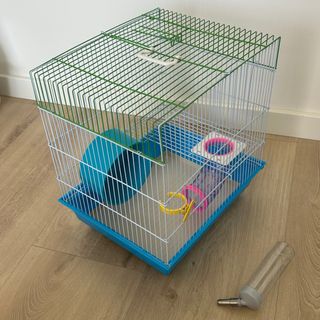 Jaula hámster pequeña con accesorios