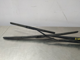 BRAZO LIMPIA DELANTERO DERECHO TOYOTA YARIS CROSS