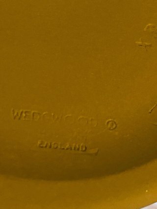 Jarra Wedgwood verde con relieves