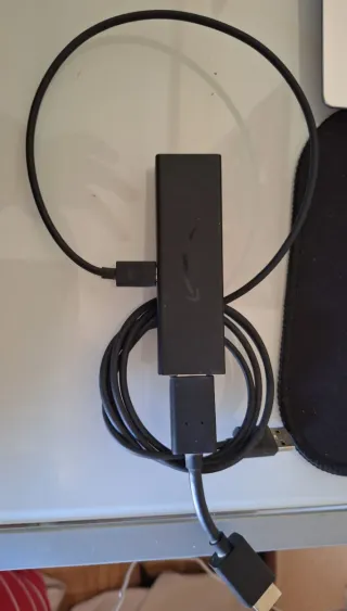 Amazon Fire TV Stick con mando por voz Alexa.