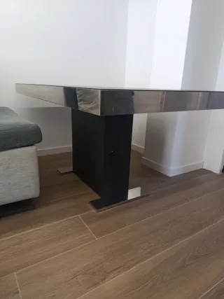 Mesa de comedor moderna porcelanico y acero inox