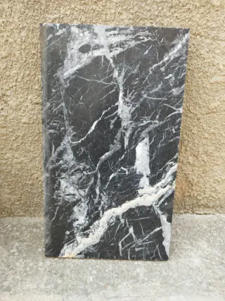 Placa de Mármol Negro y Blanco