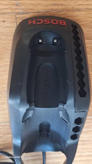 Cargador Bosch IXO