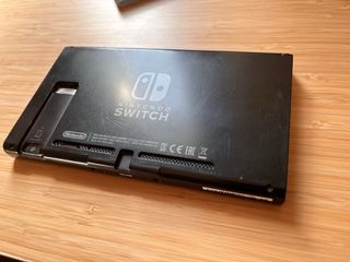 Nintendo switch solo tablet- non si collega a tv