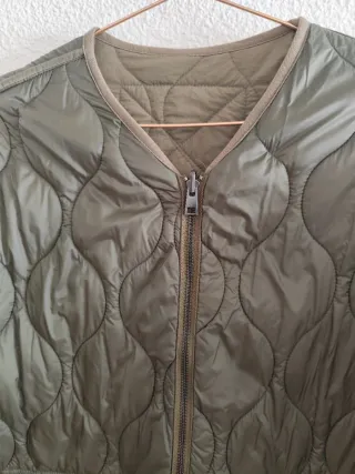 Cazadora Zara reversible oversize verde XS