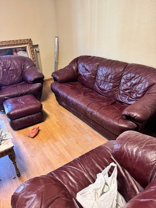 Sofá de piel marrón/rojo