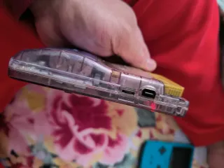 Nintendo Game Boy Color Rosa Pokémon