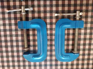 2 Sargentos C y 2 Sargentos de Esquina