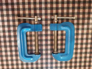 2 Sargentos C y 2 Sargentos de Esquina