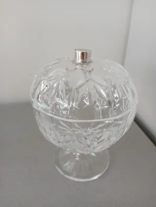 Bombonera cristal tallado con pomo plata