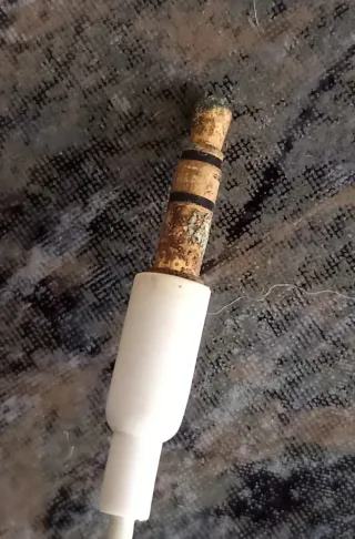 Auriculares iLuv, in-ear. Cancelación de ruido.