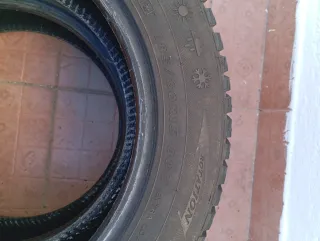 Neumático 185/60 R15 88H 4 estaciones Antares.