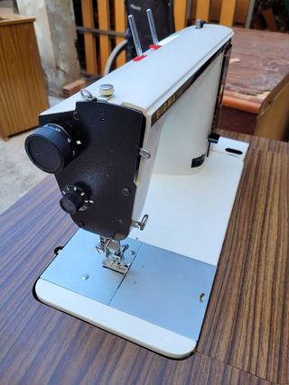 MÁQUINA DE COSER SIGMA