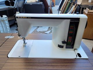 MÁQUINA DE COSER SIGMA