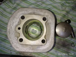 Cilindro 65 cc su pistón y la culata de 49.