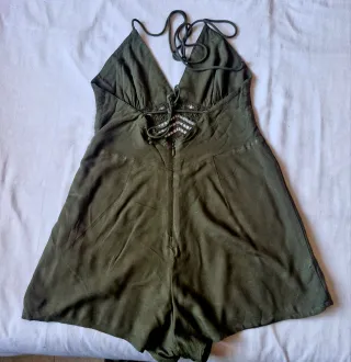 Mono corto verano chica verde oliva