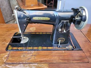 MÁQUINA DE COSER SINGER HEXAGON