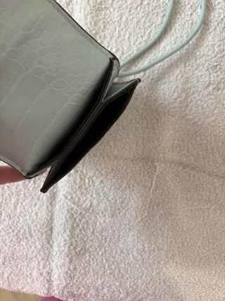 Bolsito celeste con correa