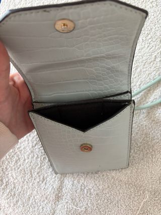 Bolsito celeste con correa