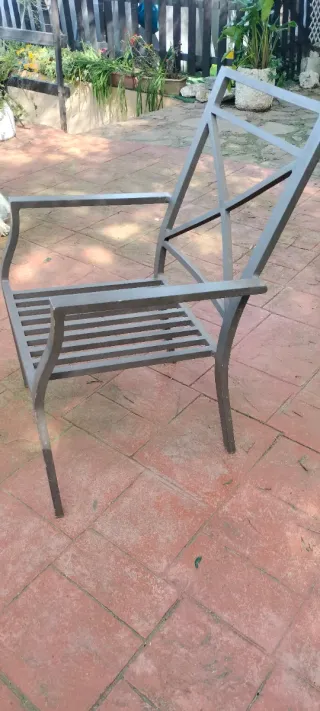 Mesa de jardín con 6 sillones