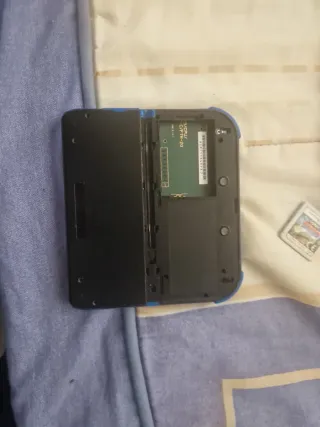 Nintendo 2DS Negra + Accesorios