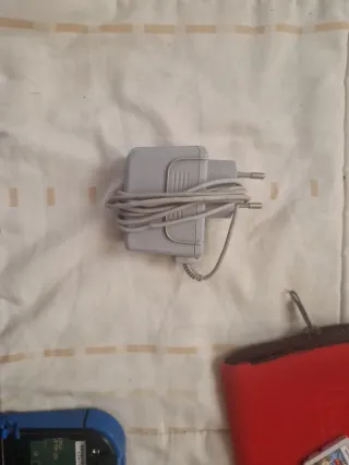 Nintendo 2DS Negra + Accesorios