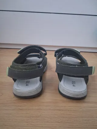 Sandalias niño talla 37