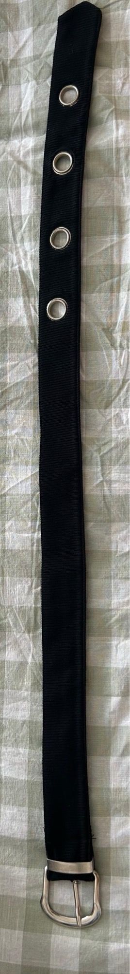 Cinturón de tela con diseño clásico y versátil