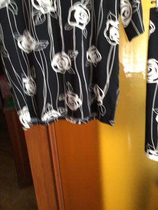 Traje dos piezas negro y crema T.48