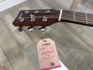 Guitarra Acústica Dreadnought Yamaha FG800MNT