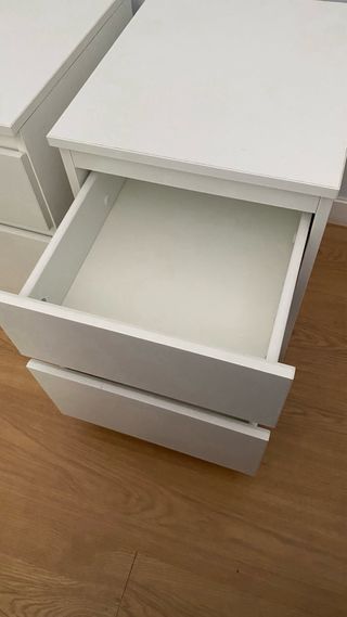 2 Mesitas de Noche Blancas