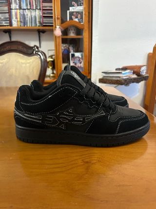 Akimbo low black phantom