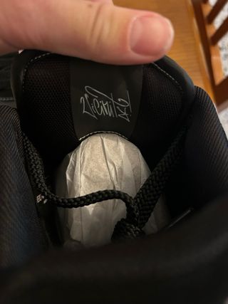 Akimbo low black phantom