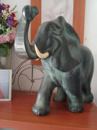 Figura de elefante decorativa