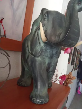 Figura de elefante decorativa