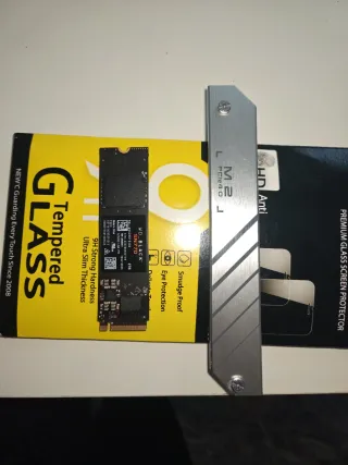 SSD NVMe 2TB WD_BLACK y Disipador gris M2PCIe4.0