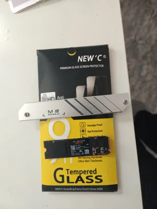 SSD NVMe 2TB WD_BLACK y Disipador gris M2PCIe4.0