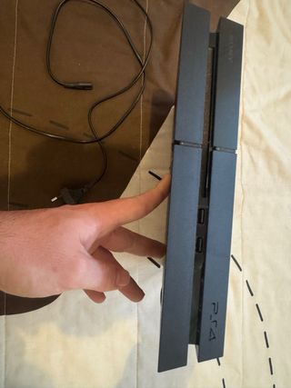 PS4 + 2 mandos + 2 juegos