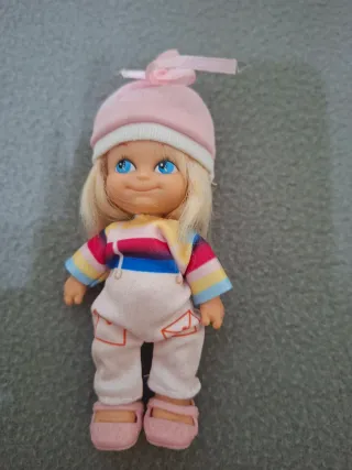 Juguetes: Muñeca, Moto, Perros y Muebles