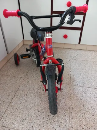 Bicicleta infantil con ruedines 3-4 años com nueva