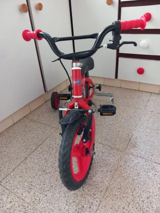 Bicicleta infantil con ruedines 3-4 años com nueva