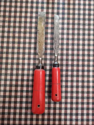 2 formones antiguos de calidad Kronves