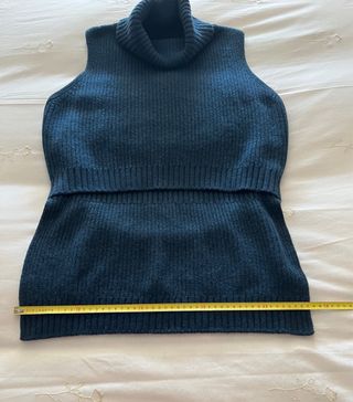 Chaleco lana Is Coming cuello alto