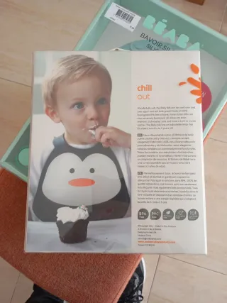 Babero Beaba Silicona rosa,azul o de pingüino.